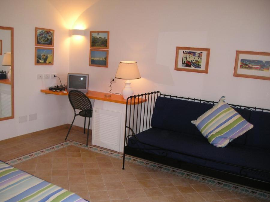 Agenzia Isotur Villa Olimpia Ponza Exterior photo